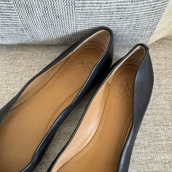 Tory Burch Black Leather Flats w/ Tortoise Bow – Size 6.5M - Picture 3 of 6